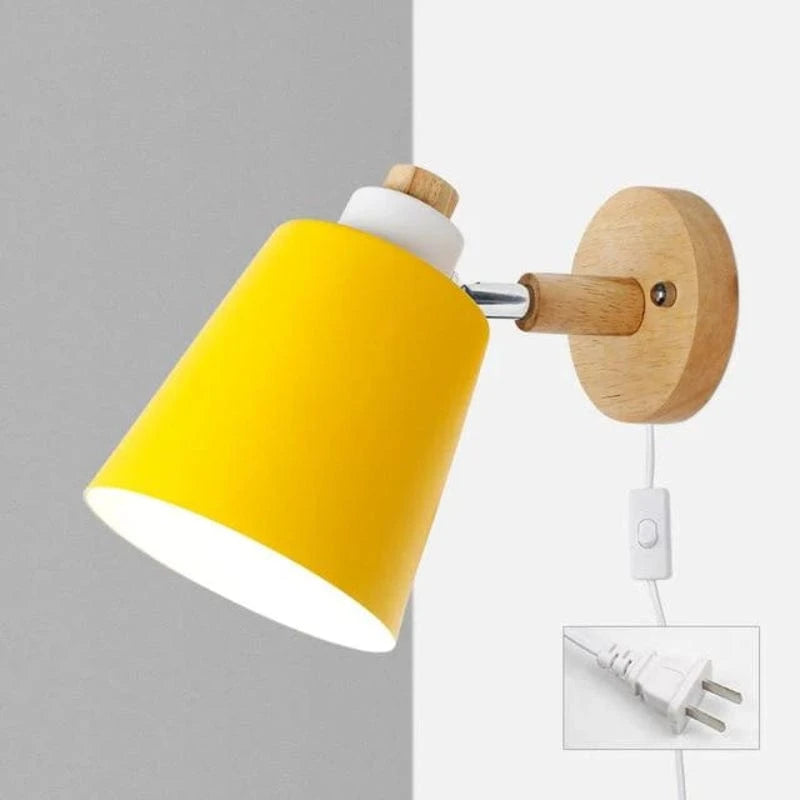 LumaLight™ verstelbare wandlamp met houten voet en snoer – productafbeelding 1