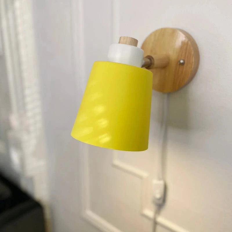 LumaLight™ verstelbare wandlamp met houten voet en snoer – productafbeelding 2