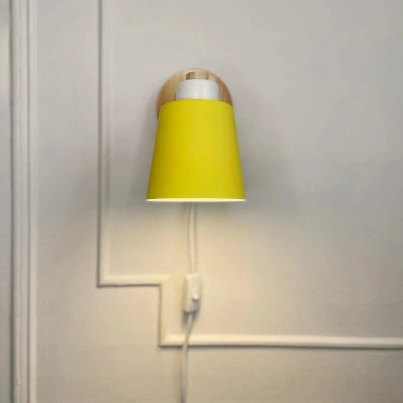 LumaLight™ verstelbare wandlamp met houten voet en snoer – productafbeelding 4