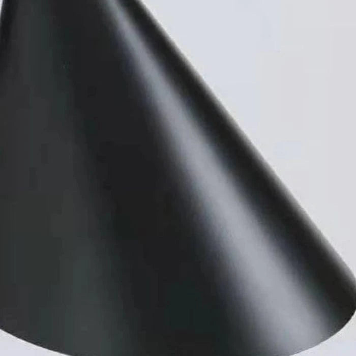 LumiHorn™ Scandinavische metalen wandlamp met hoornkap – productafbeelding 3