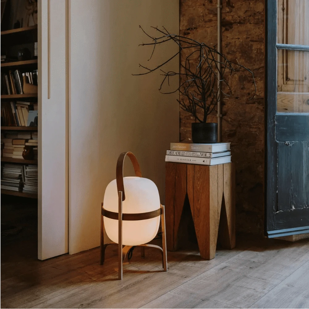 LumaGlow™ ovale glazen tafellamp met houten frame – productafbeelding 3