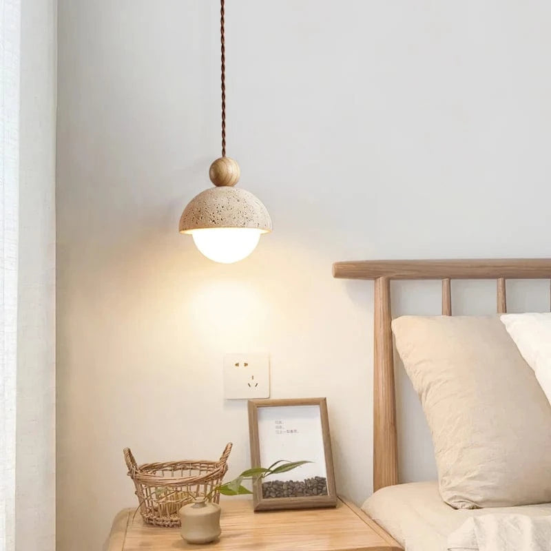 LunaGlow™ travertin glazen hanglamp met houten accent – productafbeelding 2