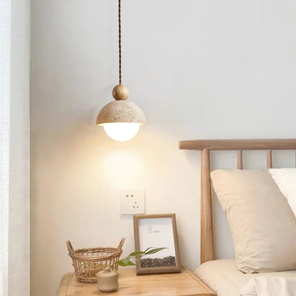LunaGlow™ travertin glazen hanglamp met houten accent – productafbeelding 2