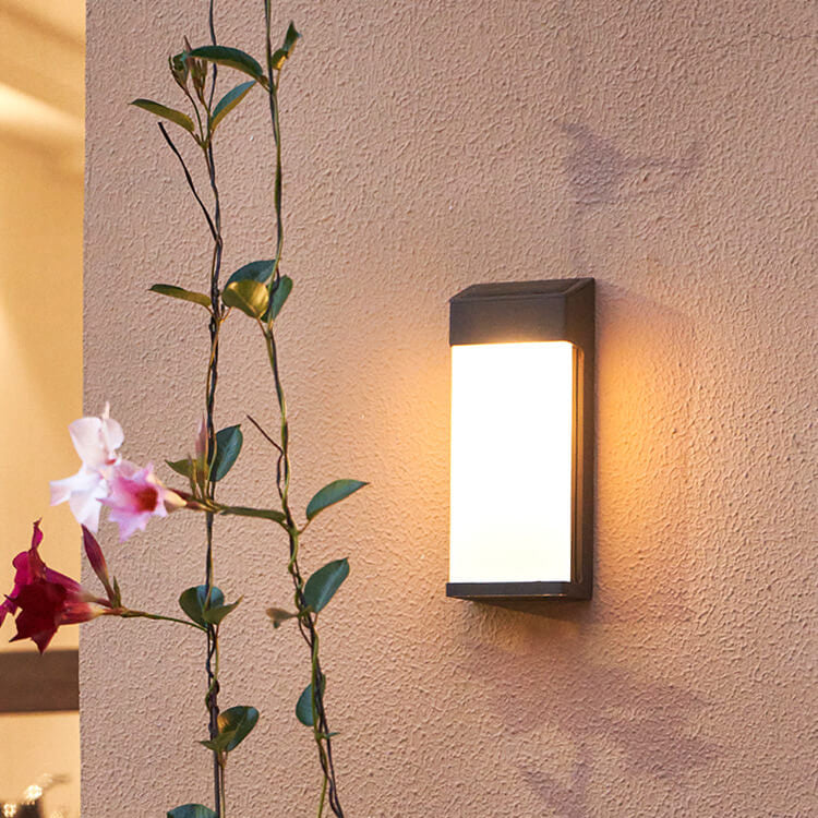 LumaGlow™ solar tuinwandlamp met matglas – productafbeelding 1
