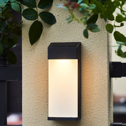 LumaGlow™ solar tuinwandlamp met matglas – productafbeelding 2