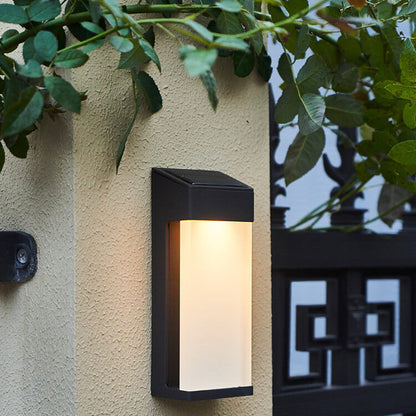 LumaGlow™ solar tuinwandlamp met matglas – productafbeelding 3