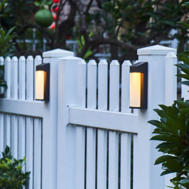 LumaGlow™ solar tuinwandlamp met matglas – productafbeelding 4