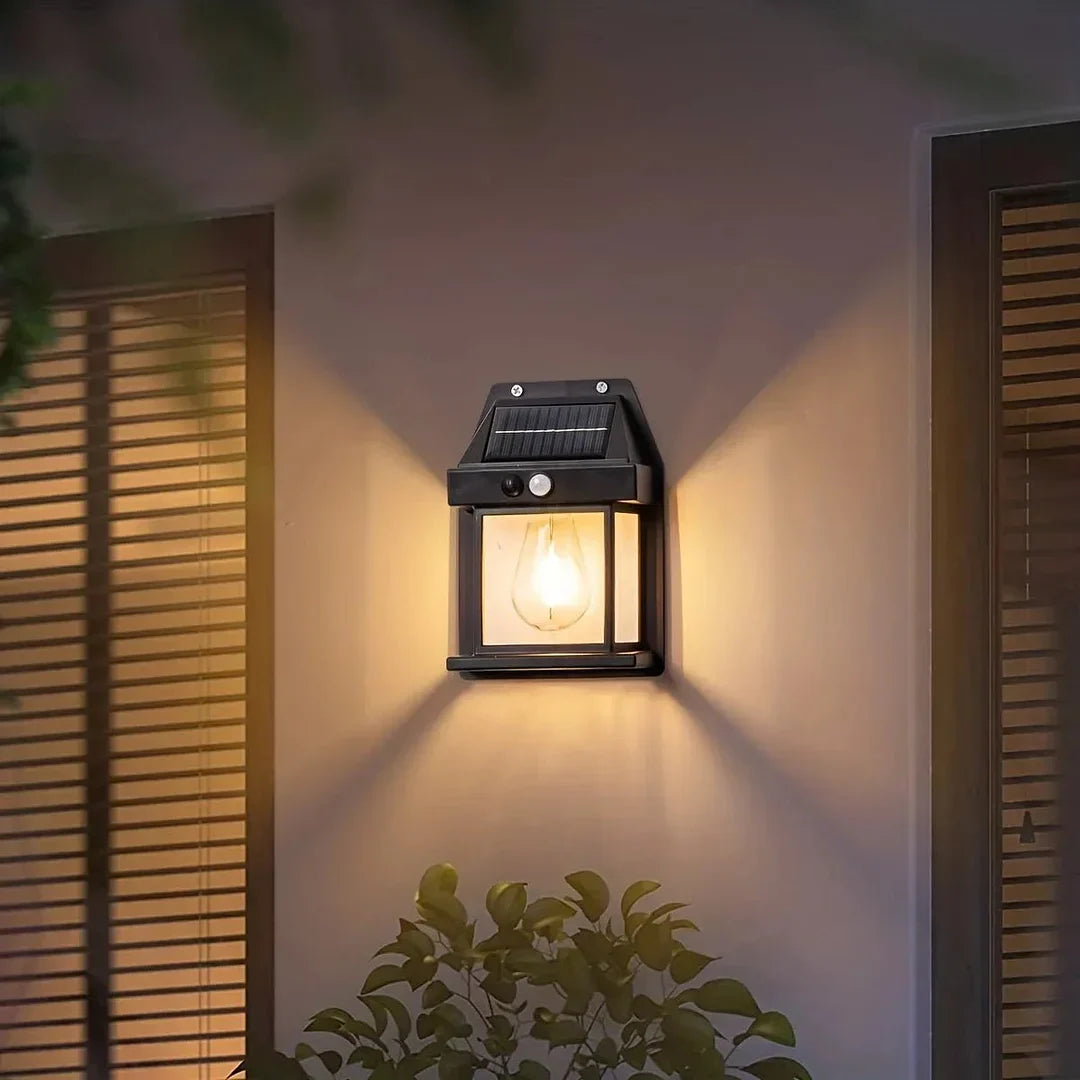 GlowMax™ solar wandlamp met bewegingssensor – productafbeelding 1