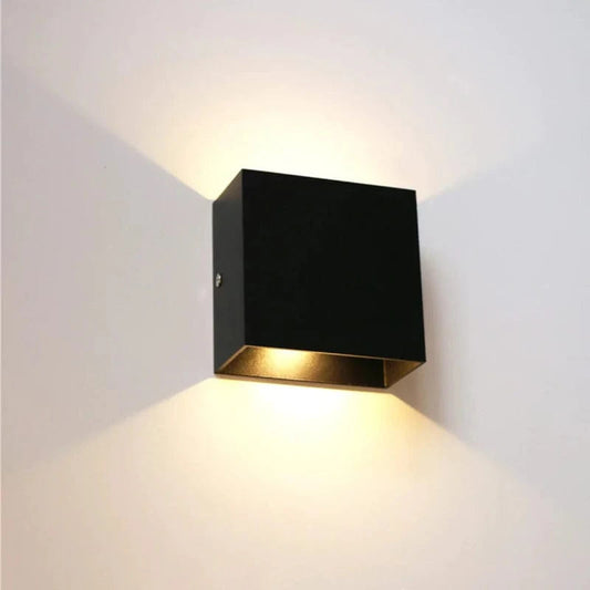 LumaCube™ kubus LED-wandlamp met licht omhoog en omlaag – productafbeelding 1