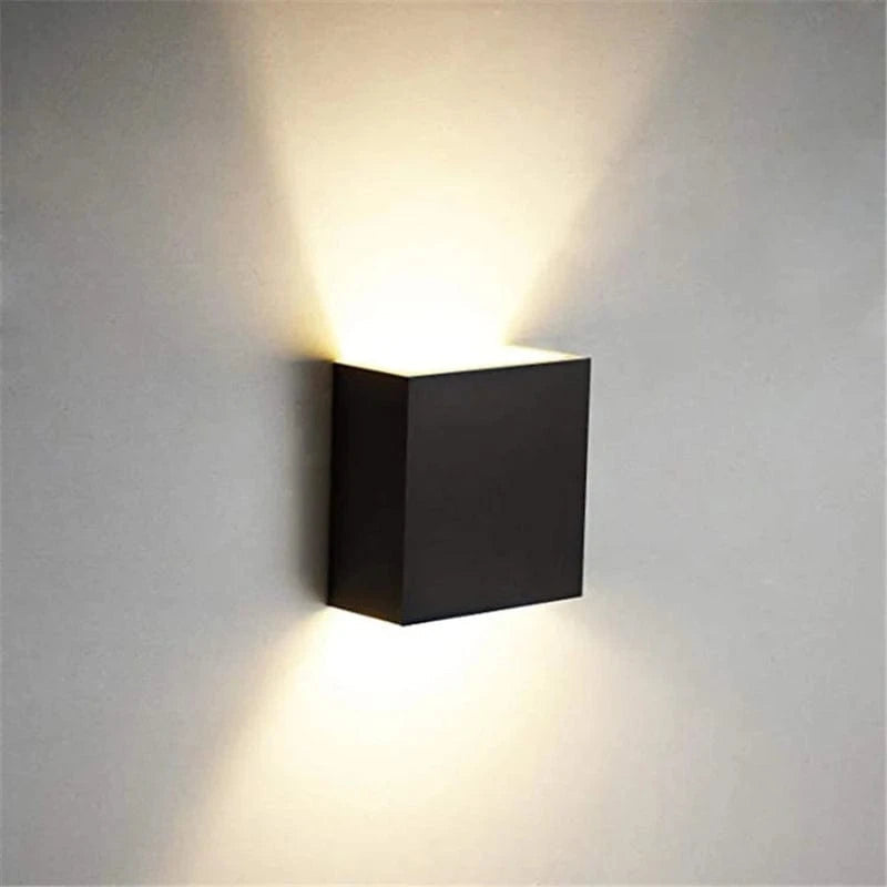 LumaCube™ kubus LED-wandlamp met licht omhoog en omlaag – productafbeelding 2