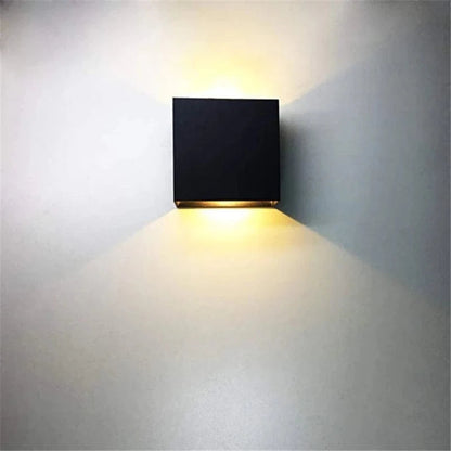 LumaCube™ kubus LED-wandlamp met licht omhoog en omlaag – productafbeelding 6