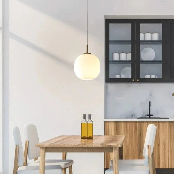 LumaSphere™ hanglamp van handgeblazen opaalglas – productafbeelding 2