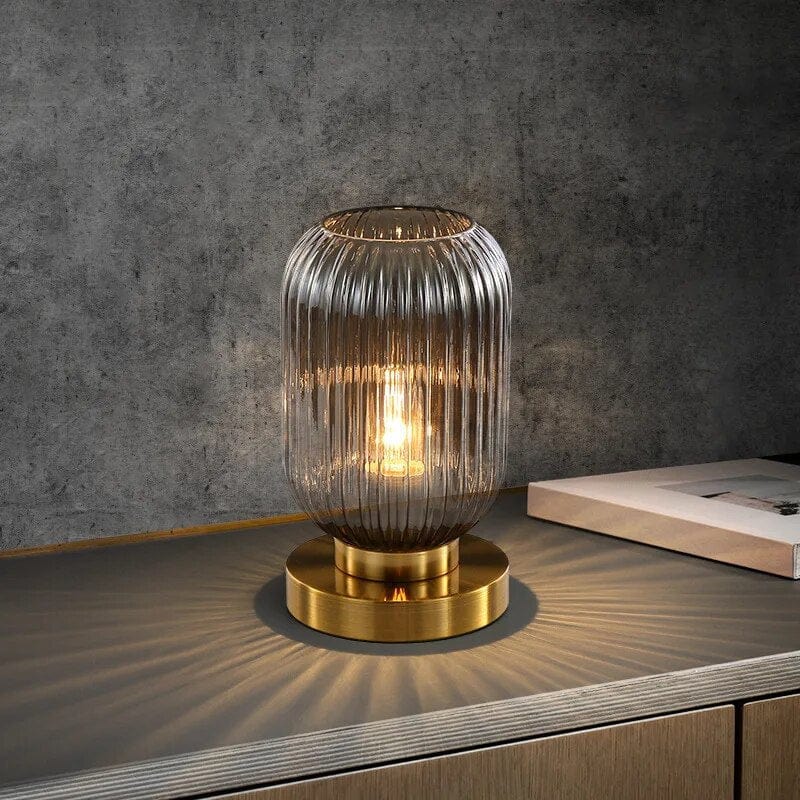 LuxeGlow™ Art Deco tafellamp van geribbeld glas – productafbeelding 2