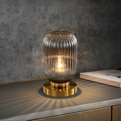 LuxeGlow™ Art Deco tafellamp van geribbeld glas – productafbeelding 2