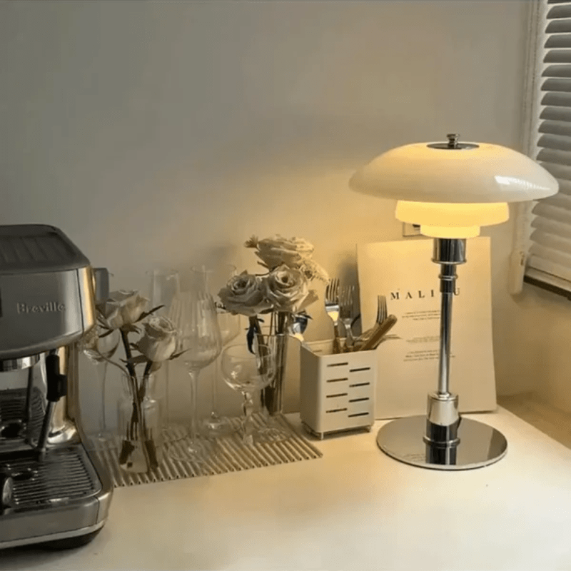 LumaGlow™ glazen LED-tafellamp met Scandinavisch design – productafbeelding 2