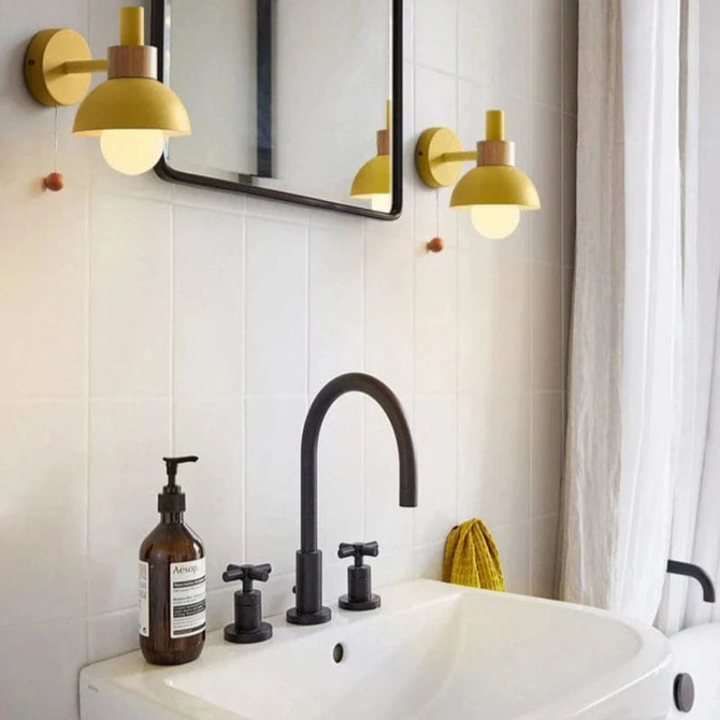 LumiChic™ Scandinavische wandlamp met houten accent – productafbeelding 2