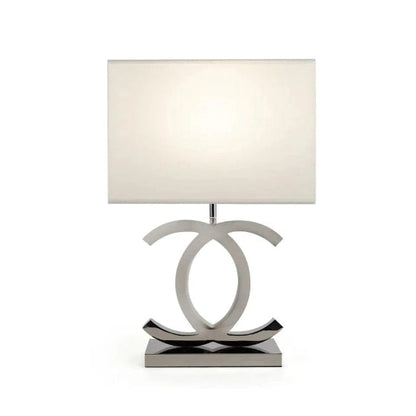 LuxeGlow™ Scandinavische tafellamp met dubbele C-vorm – productafbeelding 1
