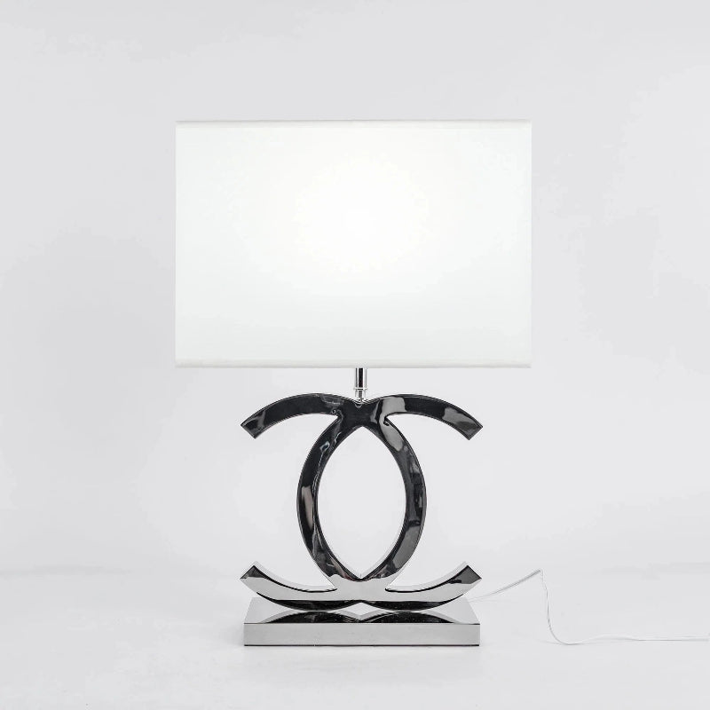 LuxeGlow™ Scandinavische tafellamp met dubbele C-vorm – productafbeelding 2