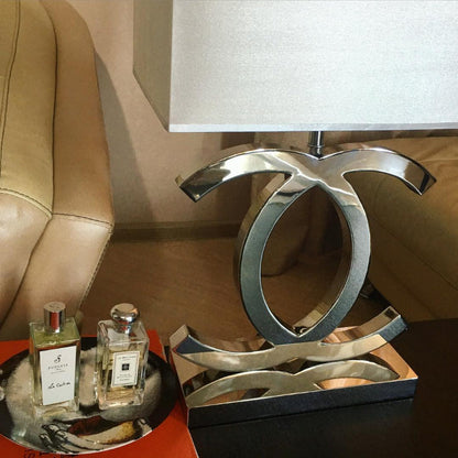 LuxeGlow™ Scandinavische tafellamp met dubbele C-vorm – productafbeelding 6