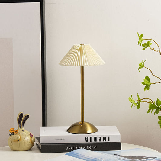LumaGlow™ Scandinavische tafellamp met USB-laadpoort – productafbeelding 1