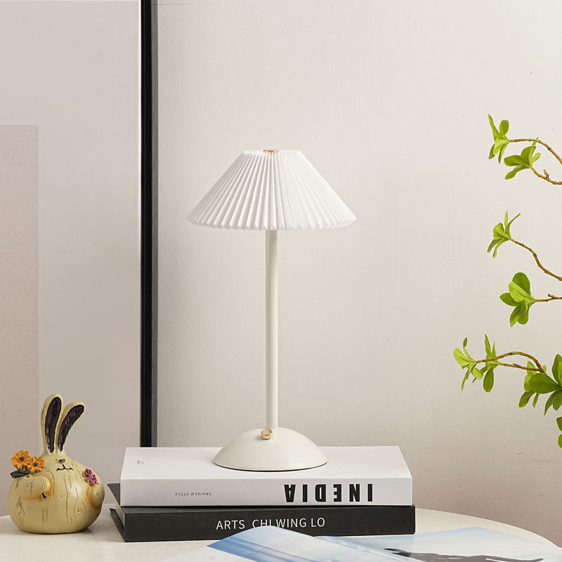 LumaGlow™ Scandinavische tafellamp met USB-laadpoort – productafbeelding 12