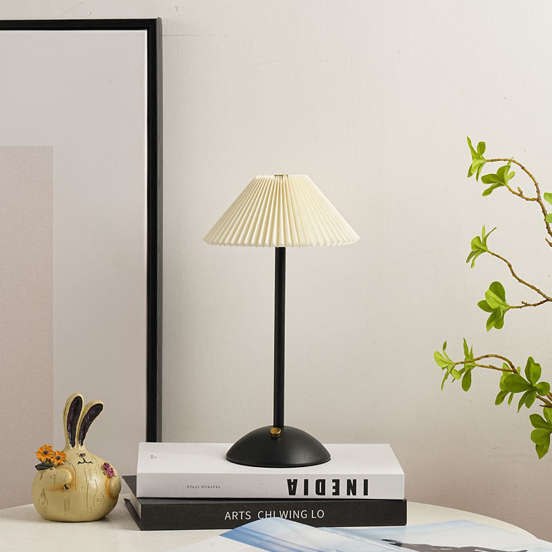 LumaGlow™ Scandinavische tafellamp met USB-laadpoort – productafbeelding 15