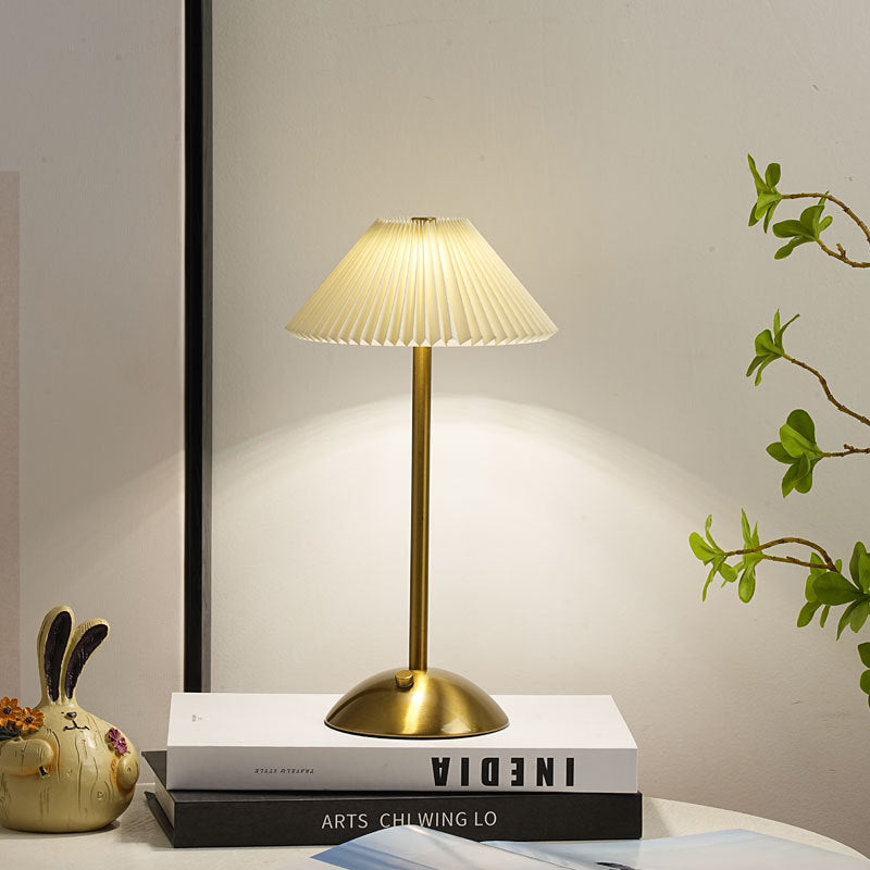LumaGlow™ Scandinavische tafellamp met USB-laadpoort – productafbeelding 4