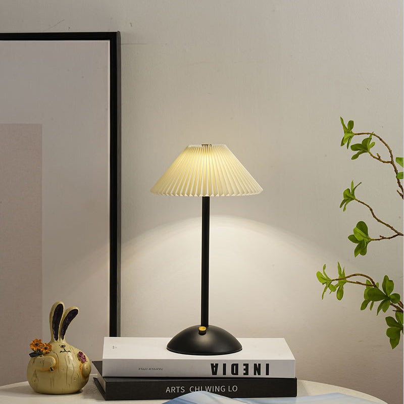 LumaGlow™ Scandinavische tafellamp met USB-laadpoort – productafbeelding 7