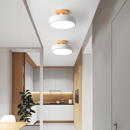 Nordic Log™ ronde LED-plafondlamp van hout en metaal – productafbeelding 1