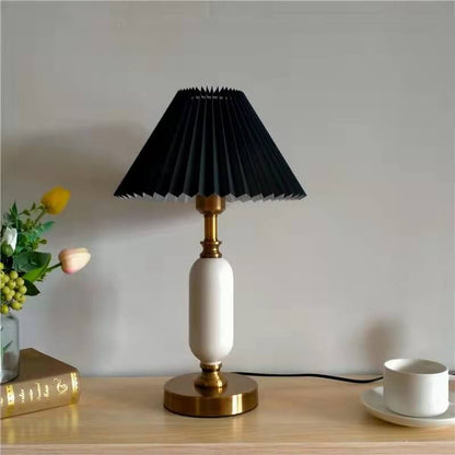 LumiNest™ retro tafellamp met geplooide lampenkap – productafbeelding 1
